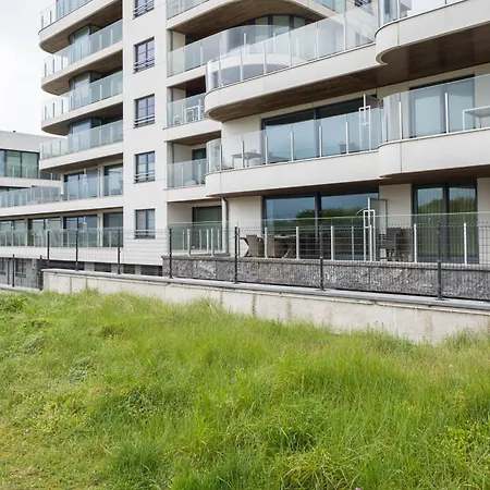 Rustig Gelegen Te Oostende/middelkerke Appartement *